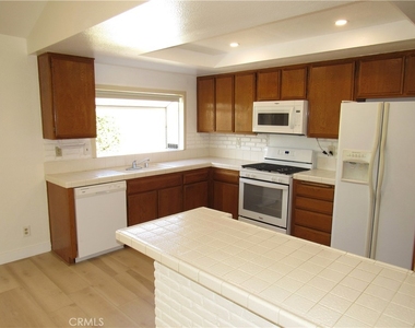 1099 W Ontario - Photo Thumbnail 5