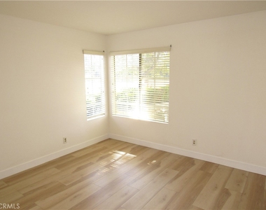 1099 W Ontario - Photo Thumbnail 11