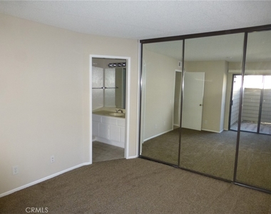 6096 Terrace Lane - Photo Thumbnail 23