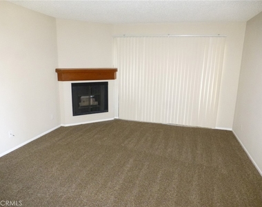6096 Terrace Lane - Photo Thumbnail 5