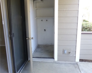 6096 Terrace Lane - Photo Thumbnail 18