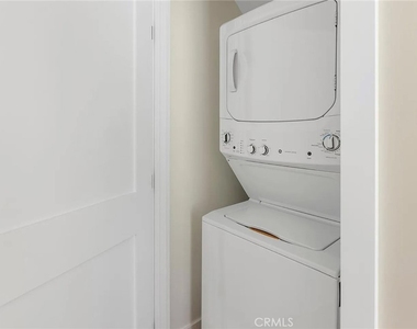 1237 E 1st - Photo Thumbnail 9