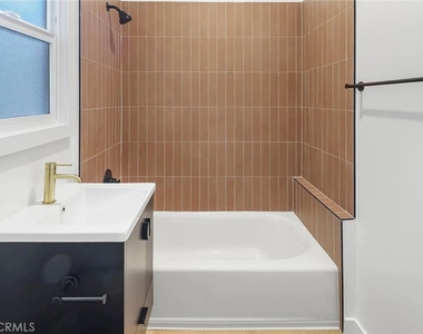 1237 E 1st - Photo Thumbnail 5