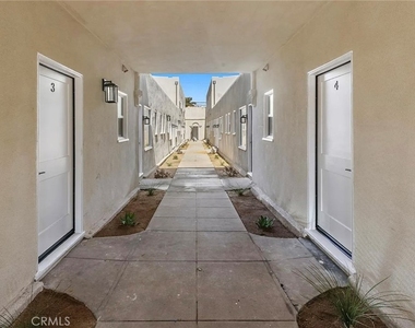 1237 E 1st - Photo Thumbnail 2