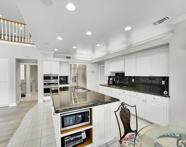 4828 Gould Avenue - Photo Thumbnail 16