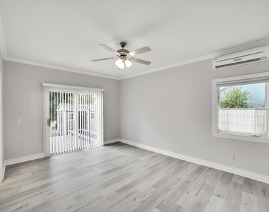 4828 Gould Avenue - Photo Thumbnail 37