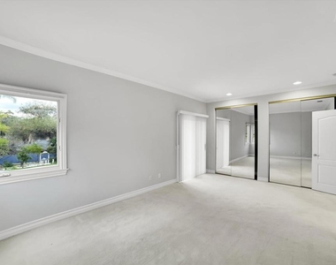 4828 Gould Avenue - Photo Thumbnail 54