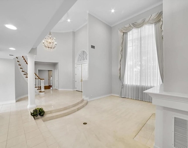 4828 Gould Avenue - Photo Thumbnail 8
