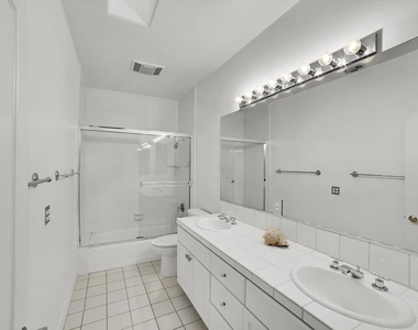 4828 Gould Avenue - Photo Thumbnail 62