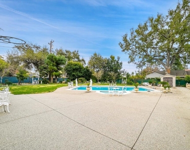 4828 Gould Avenue - Photo Thumbnail 66
