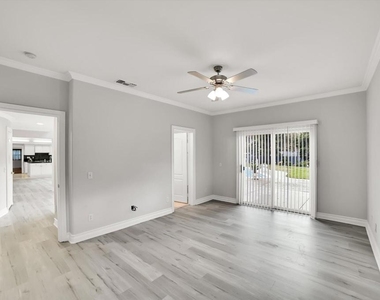 4828 Gould Avenue - Photo Thumbnail 38