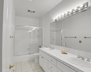 4828 Gould Avenue - Photo Thumbnail 63