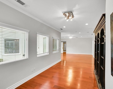 4828 Gould Avenue - Photo Thumbnail 23