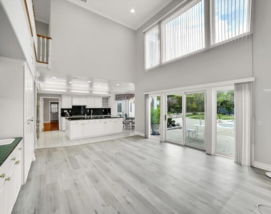 4828 Gould Avenue - Photo Thumbnail 15
