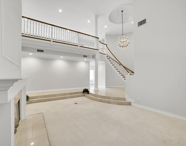 4828 Gould Avenue - Photo Thumbnail 9