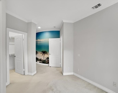 4828 Gould Avenue - Photo Thumbnail 50