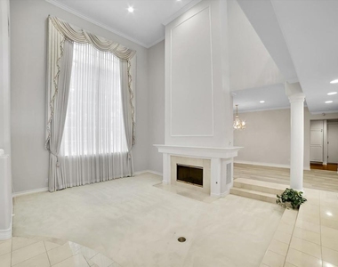 4828 Gould Avenue - Photo Thumbnail 7
