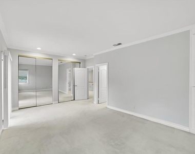 4828 Gould Avenue - Photo Thumbnail 55