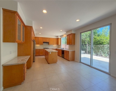 82 Laurelhurst - Photo Thumbnail 14
