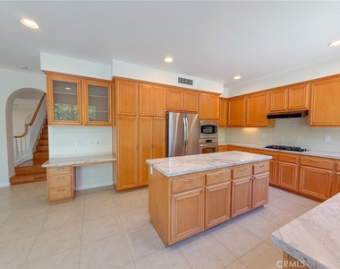 82 Laurelhurst - Photo Thumbnail 16