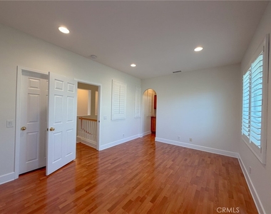 82 Laurelhurst - Photo Thumbnail 35