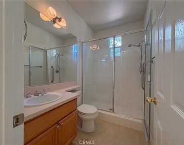 82 Laurelhurst - Photo Thumbnail 29