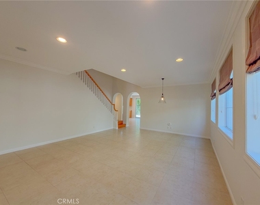 82 Laurelhurst - Photo Thumbnail 8