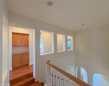 82 Laurelhurst - Photo Thumbnail 38