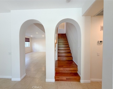 82 Laurelhurst - Photo Thumbnail 32