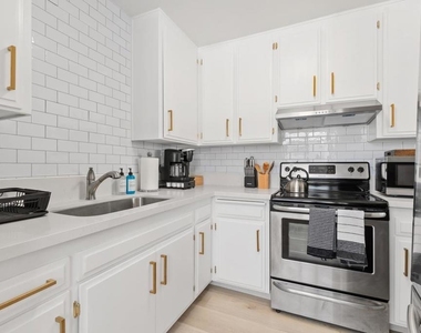 725 Kingston Court - Photo Thumbnail 5