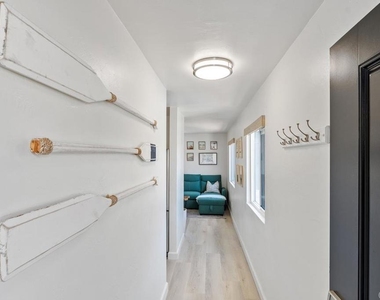 725 Kingston Court - Photo Thumbnail 3