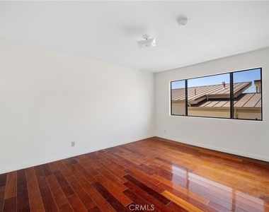 1134 Campbell - Photo Thumbnail 25