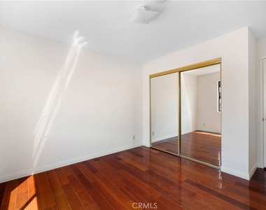1134 Campbell - Photo Thumbnail 22