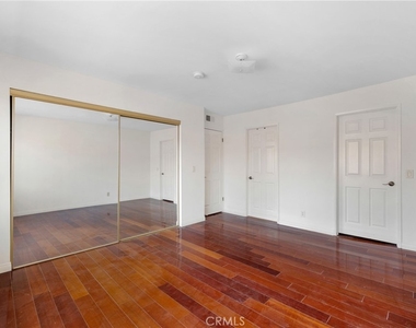 1134 Campbell - Photo Thumbnail 17