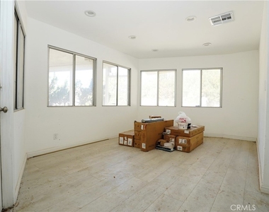 33716 Hubbard - Photo Thumbnail 14