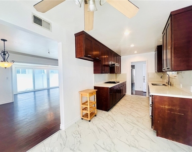 1704 E Vine Avenue - Photo Thumbnail 5