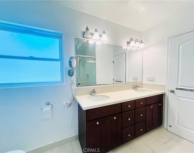 1704 E Vine Avenue - Photo Thumbnail 11