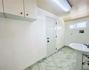 1704 E Vine Avenue - Photo Thumbnail 17