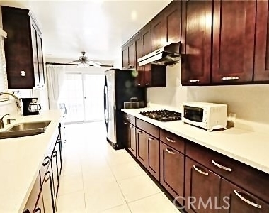 1704 E Vine Avenue - Photo Thumbnail 6
