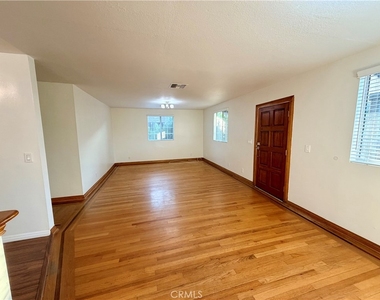 5622 Aldama Street - Photo Thumbnail 2