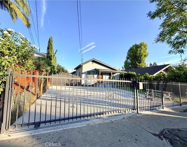 5622 Aldama Street - Photo Thumbnail 16