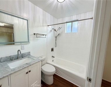 5622 Aldama Street - Photo Thumbnail 3