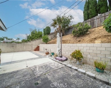 7386 Alta Cuesta Drive - Photo Thumbnail 11