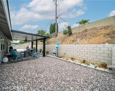7386 Alta Cuesta Drive - Photo Thumbnail 10
