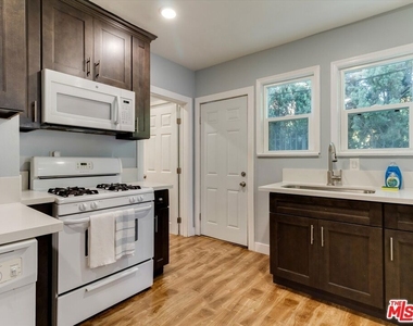 11472 Ventura - Photo Thumbnail 17