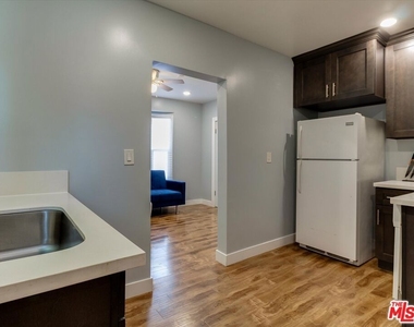 11472 Ventura - Photo Thumbnail 18