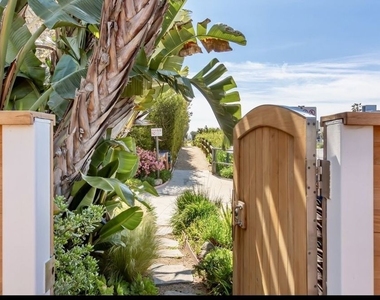4219 Roma Court - Photo Thumbnail 7