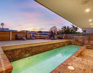 4219 Roma Court - Photo Thumbnail 4