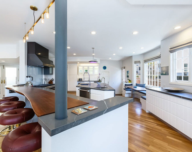 4219 Roma Court - Photo Thumbnail 13