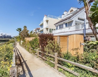 4219 Roma Court - Photo Thumbnail 3